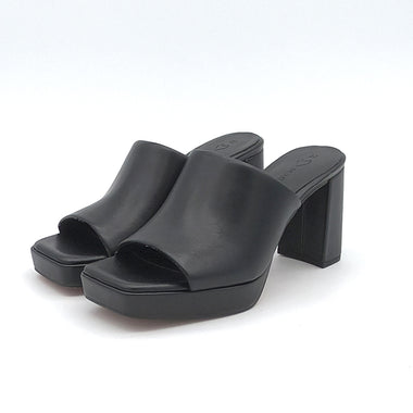 Wide band mules with wide heel and plateau