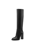 High boot with wide heel and round toe