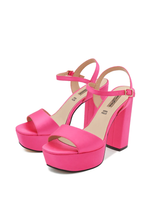 Wide heel sandal with platform